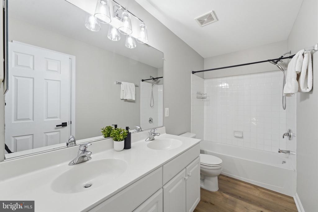43909 CHURCHILL GLEN DRIVE