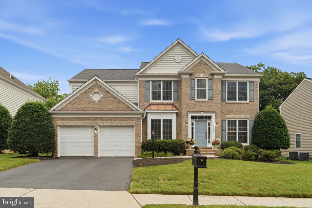 43909 CHURCHILL GLEN DRIVE