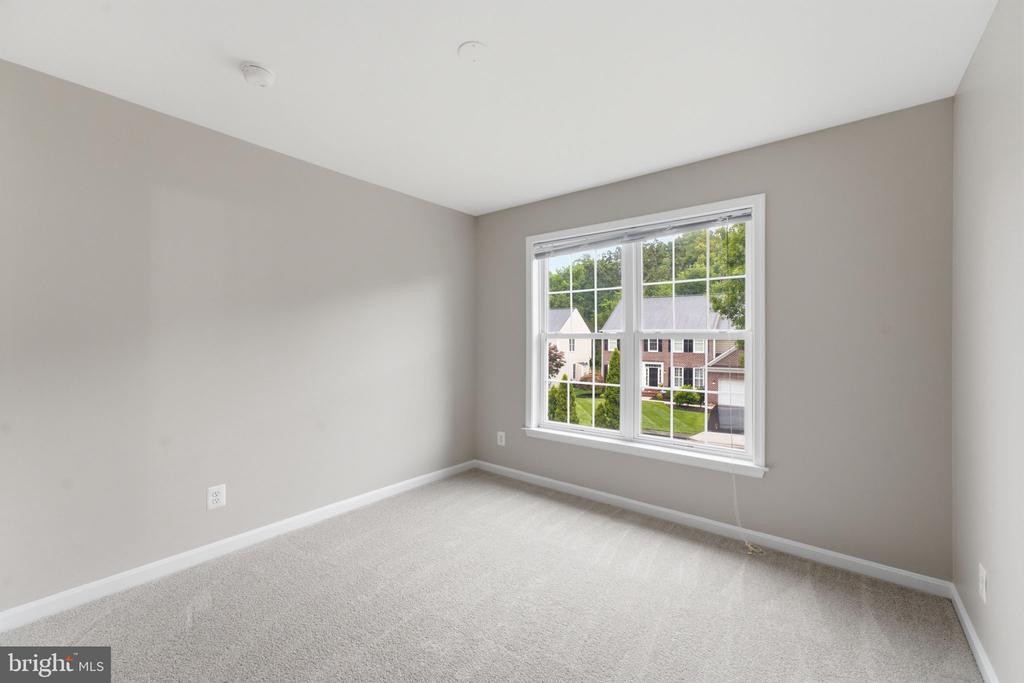 43909 CHURCHILL GLEN DRIVE