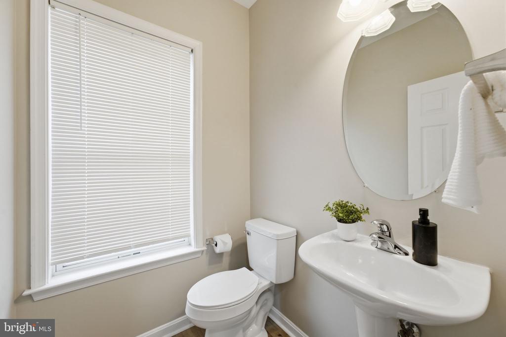 43909 CHURCHILL GLEN DRIVE