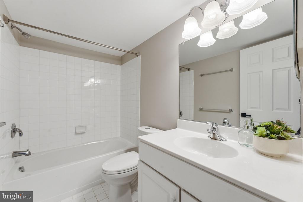 43909 CHURCHILL GLEN DRIVE