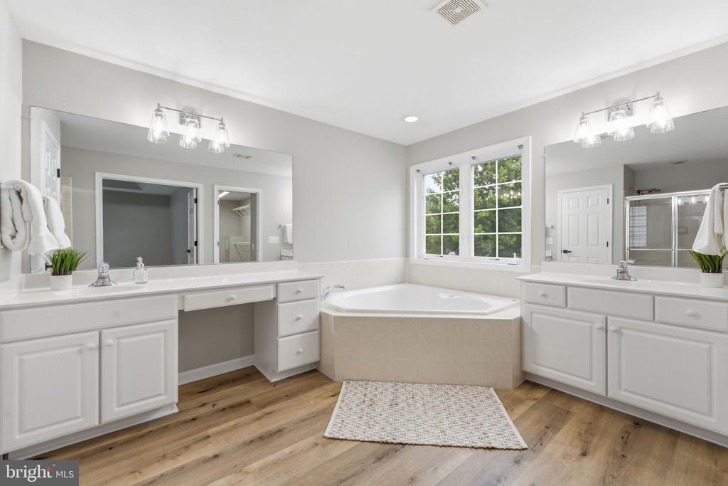 43909 CHURCHILL GLEN DRIVE