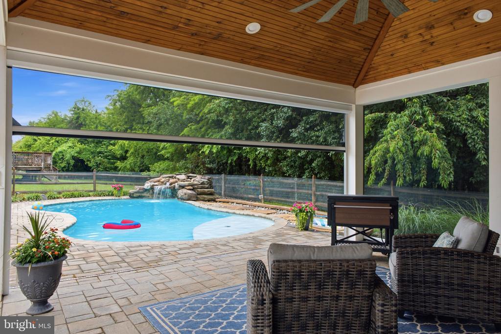 43909 CHURCHILL GLEN DRIVE