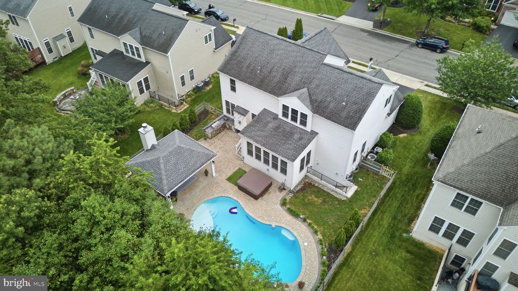43909 CHURCHILL GLEN DRIVE
