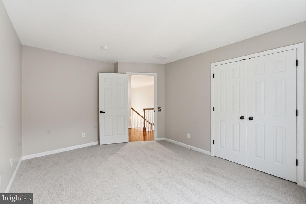 43909 CHURCHILL GLEN DRIVE