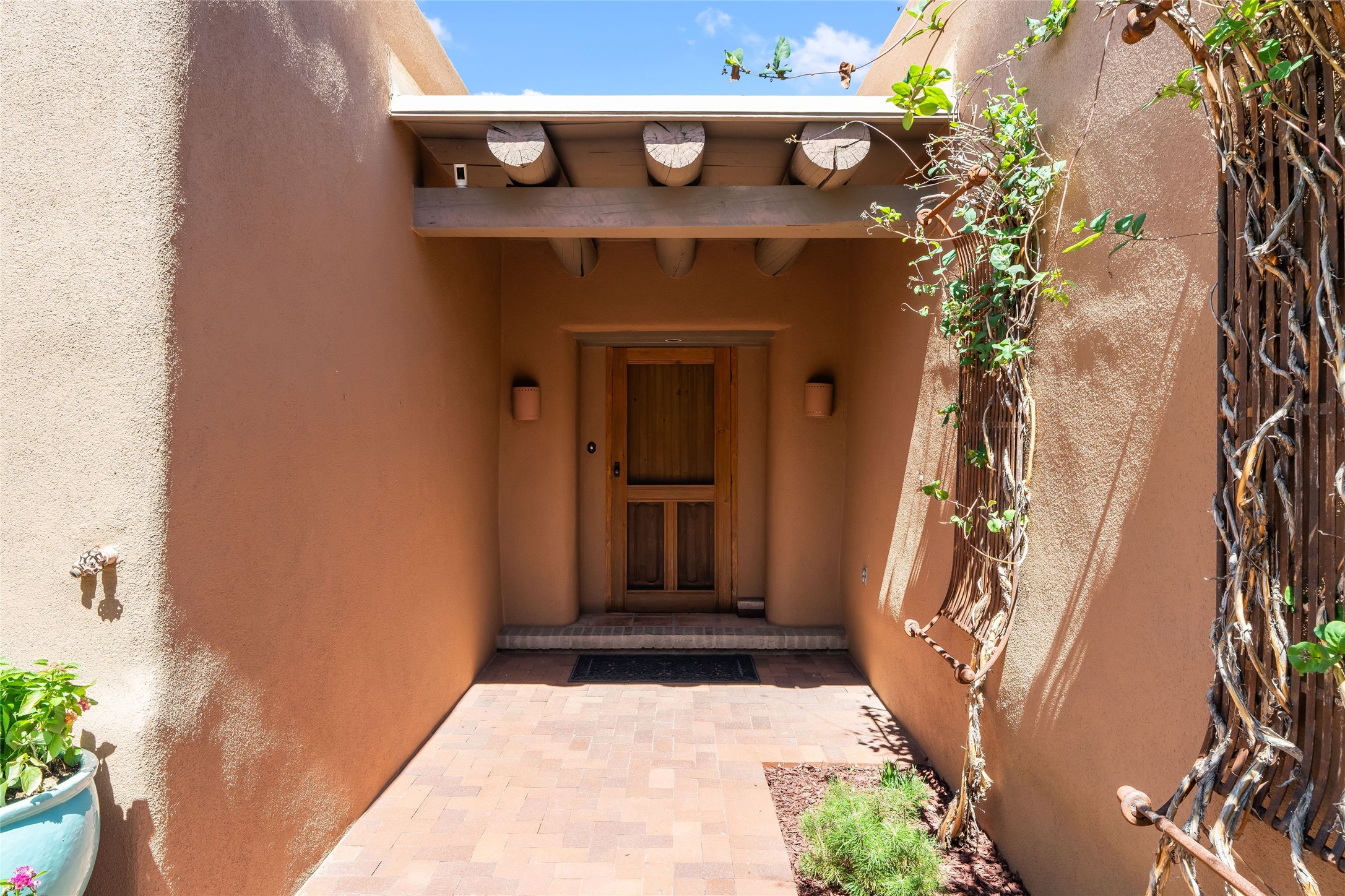 842 Camino De Jemez