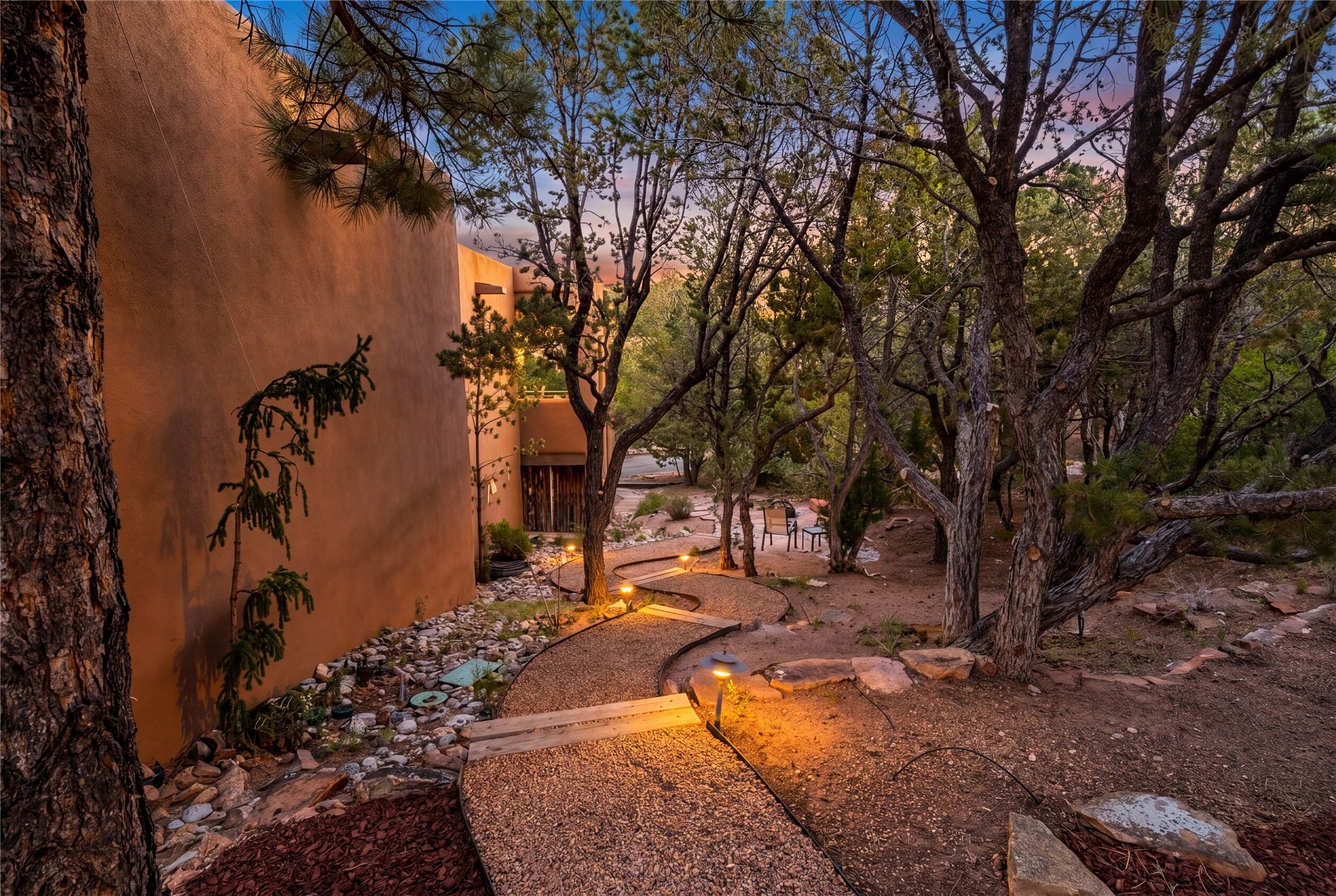 842 Camino De Jemez