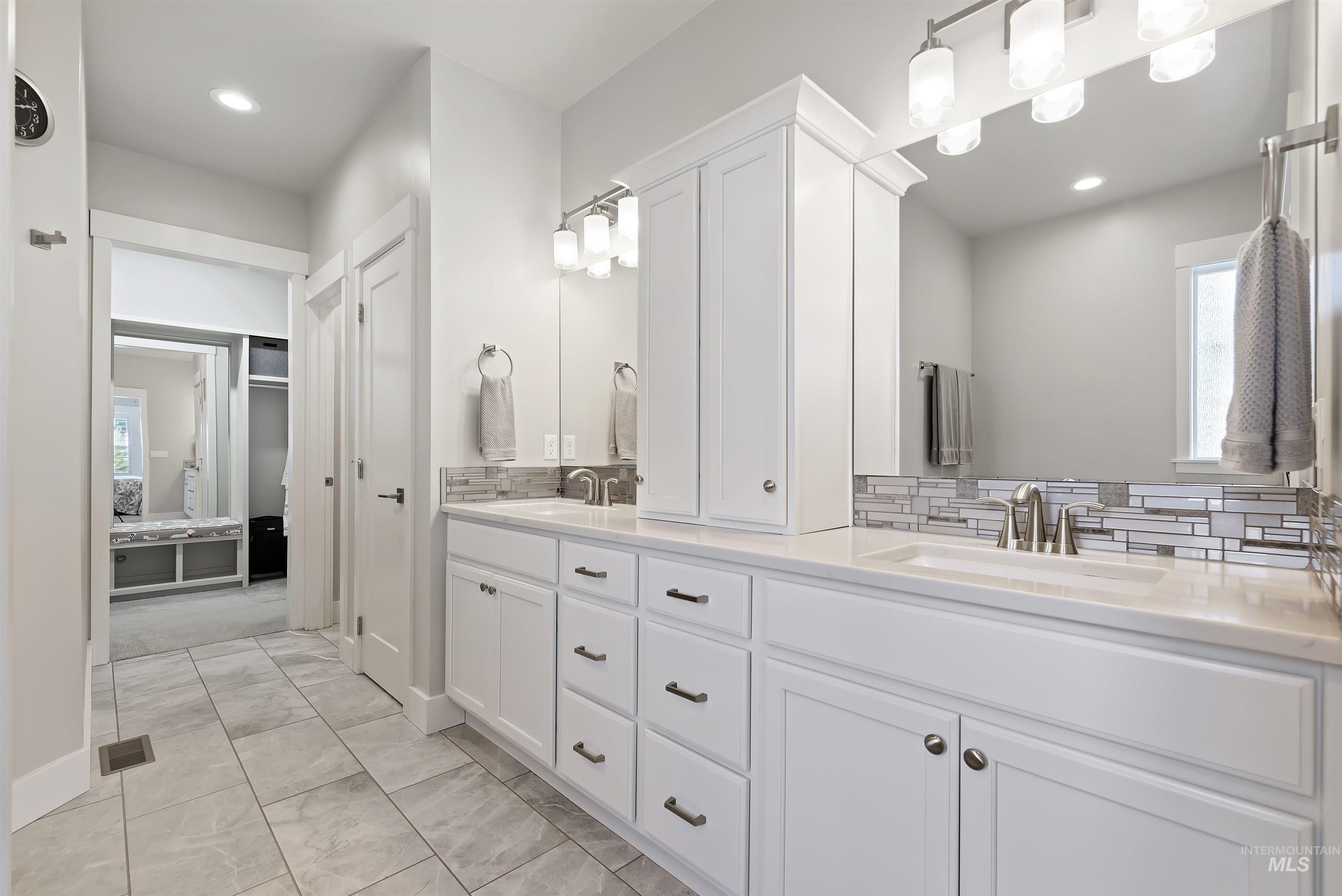 1173 N Racing Water Way