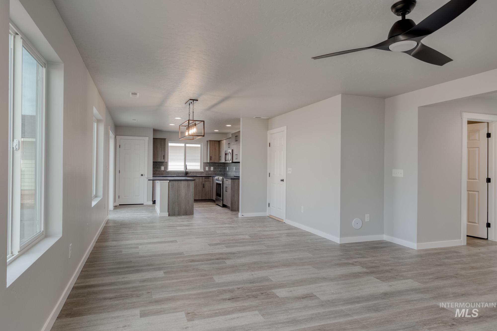 11087 W Trailheights Dr