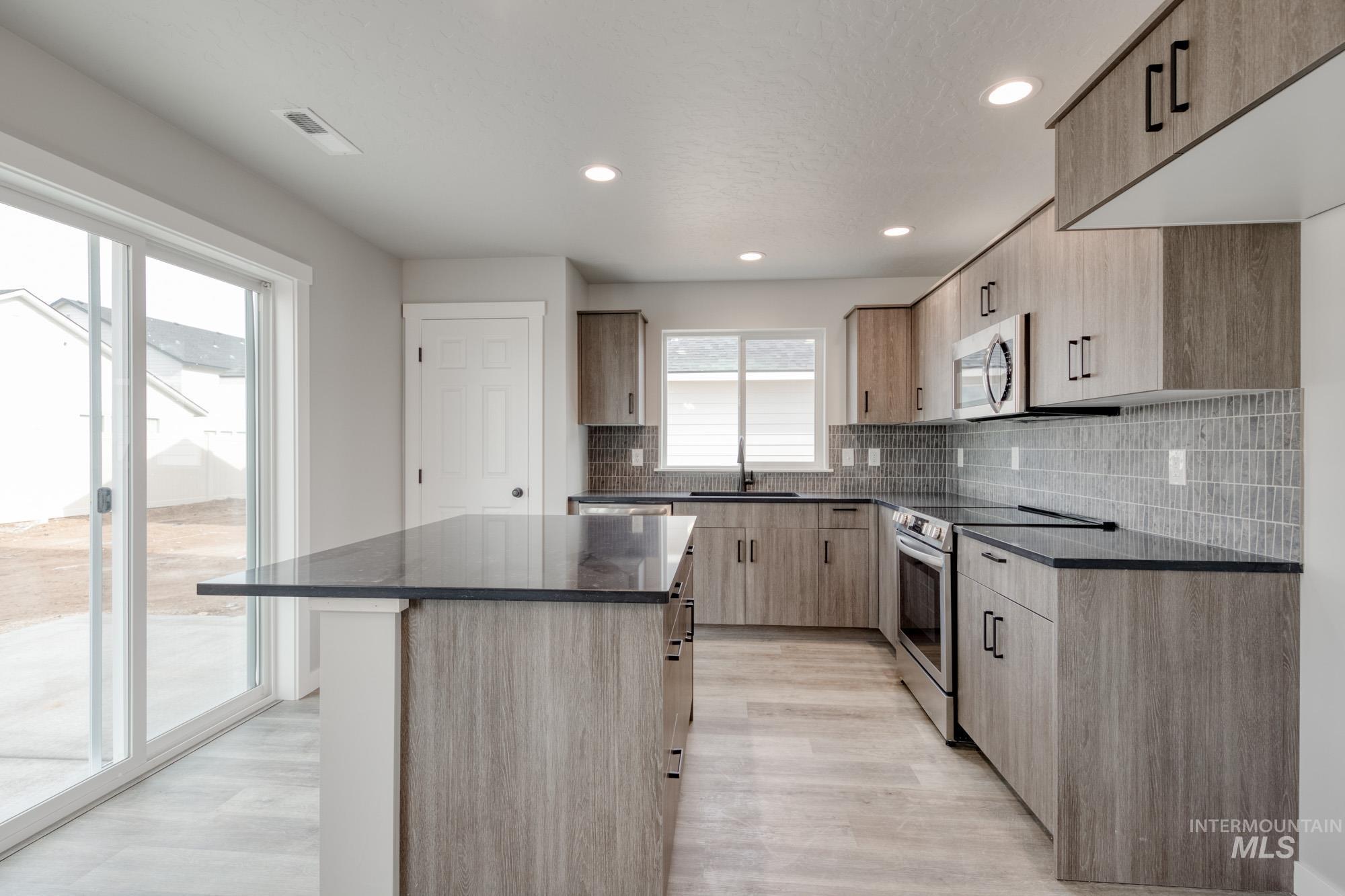 11087 W Trailheights Dr