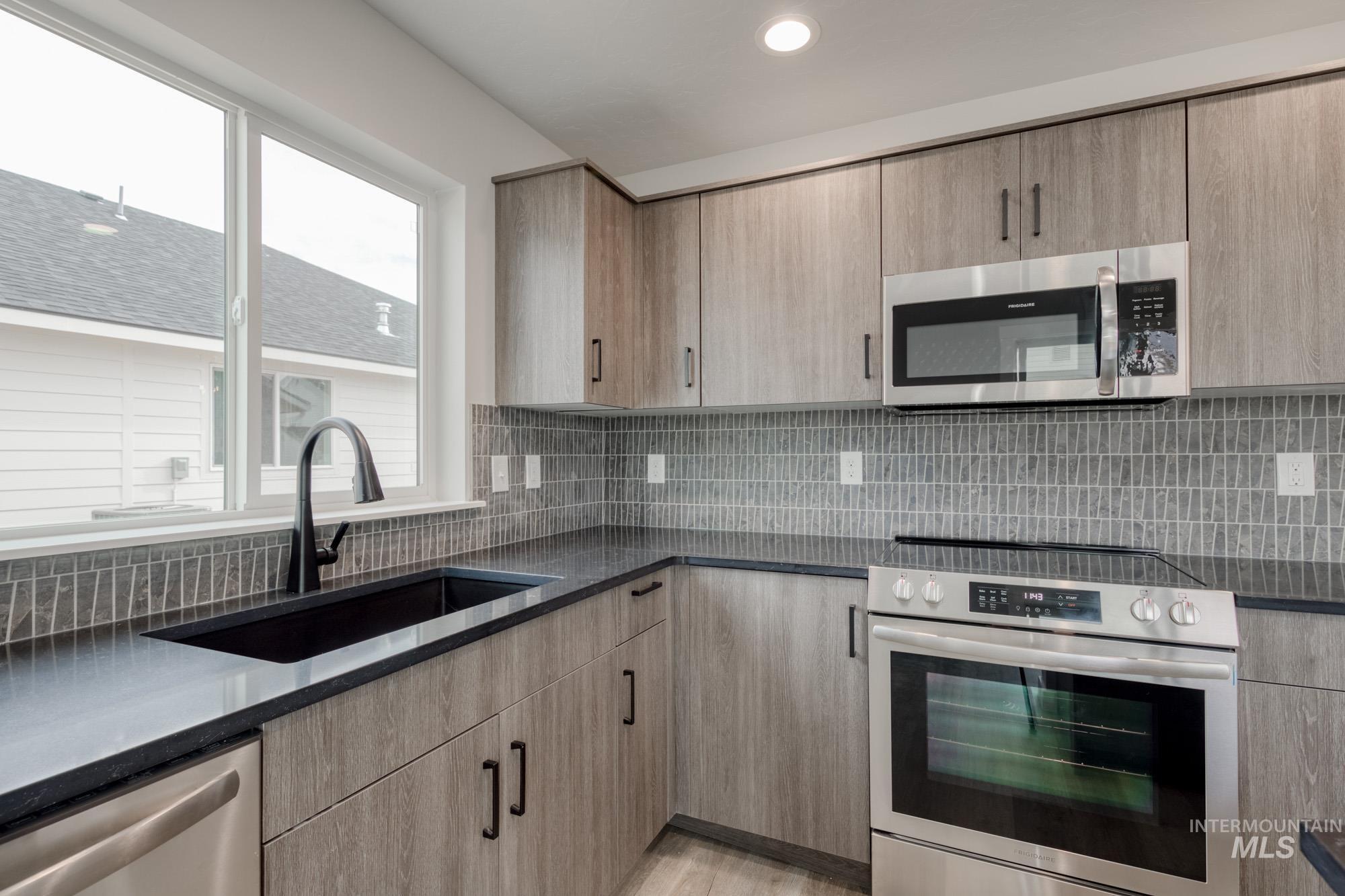 11087 W Trailheights Dr
