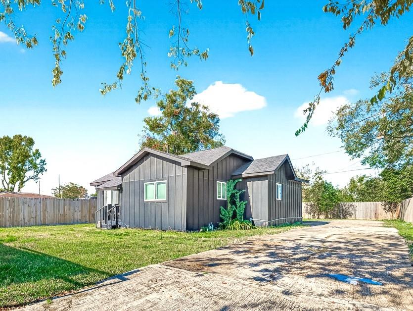 978 Saint Clair Street