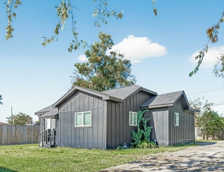 978 Saint Clair Street