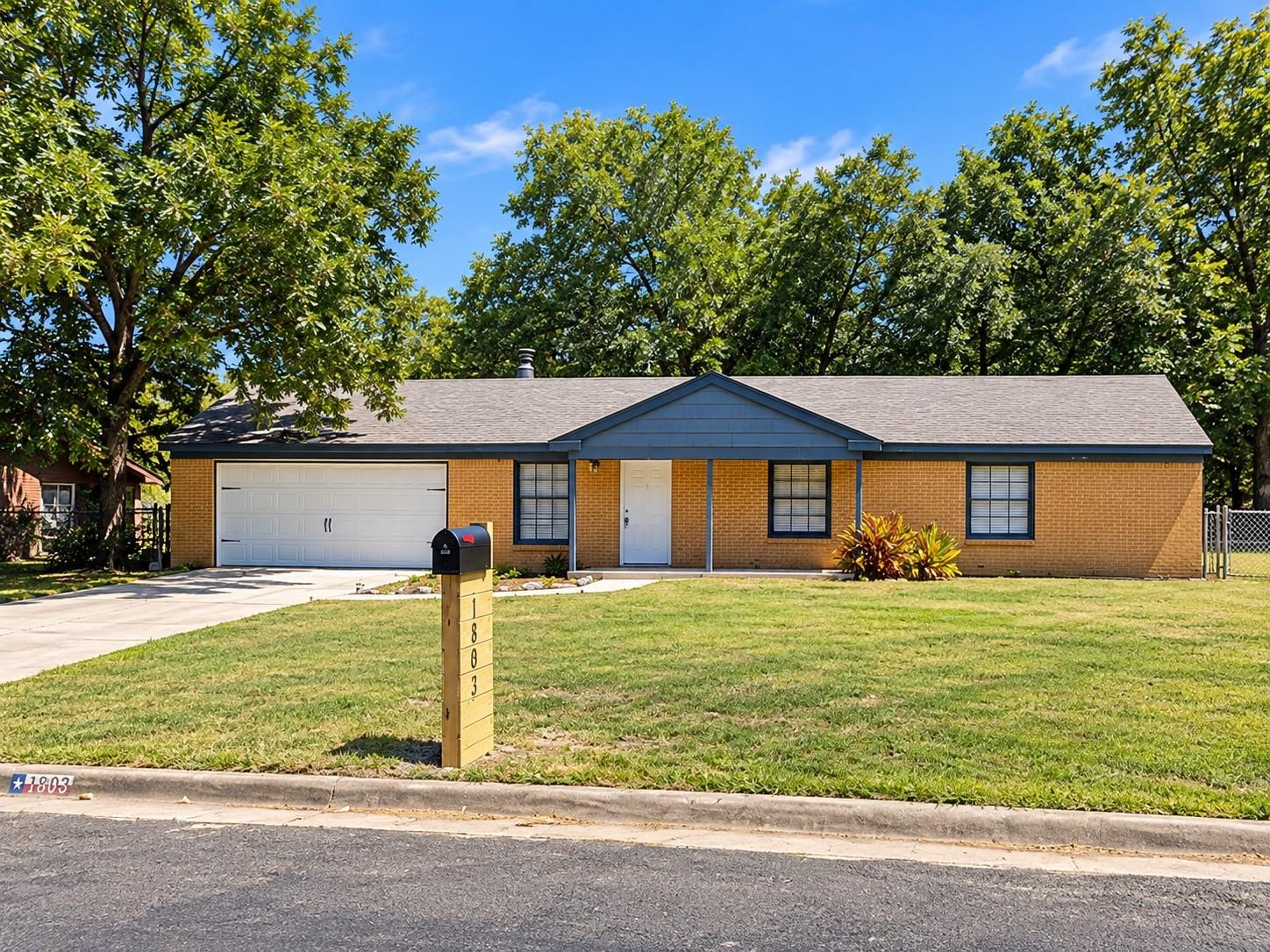 1803 Comanche Drive
