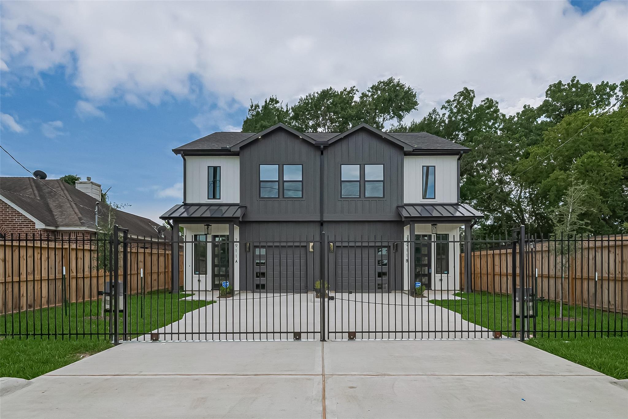 7911 Carver Rd