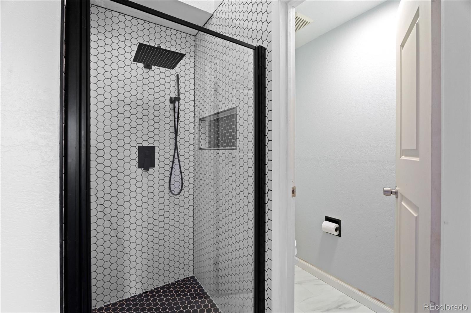 6001 S Yosemite Street Unit: J301