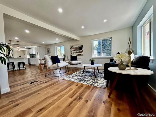 601 W Layton Avenue