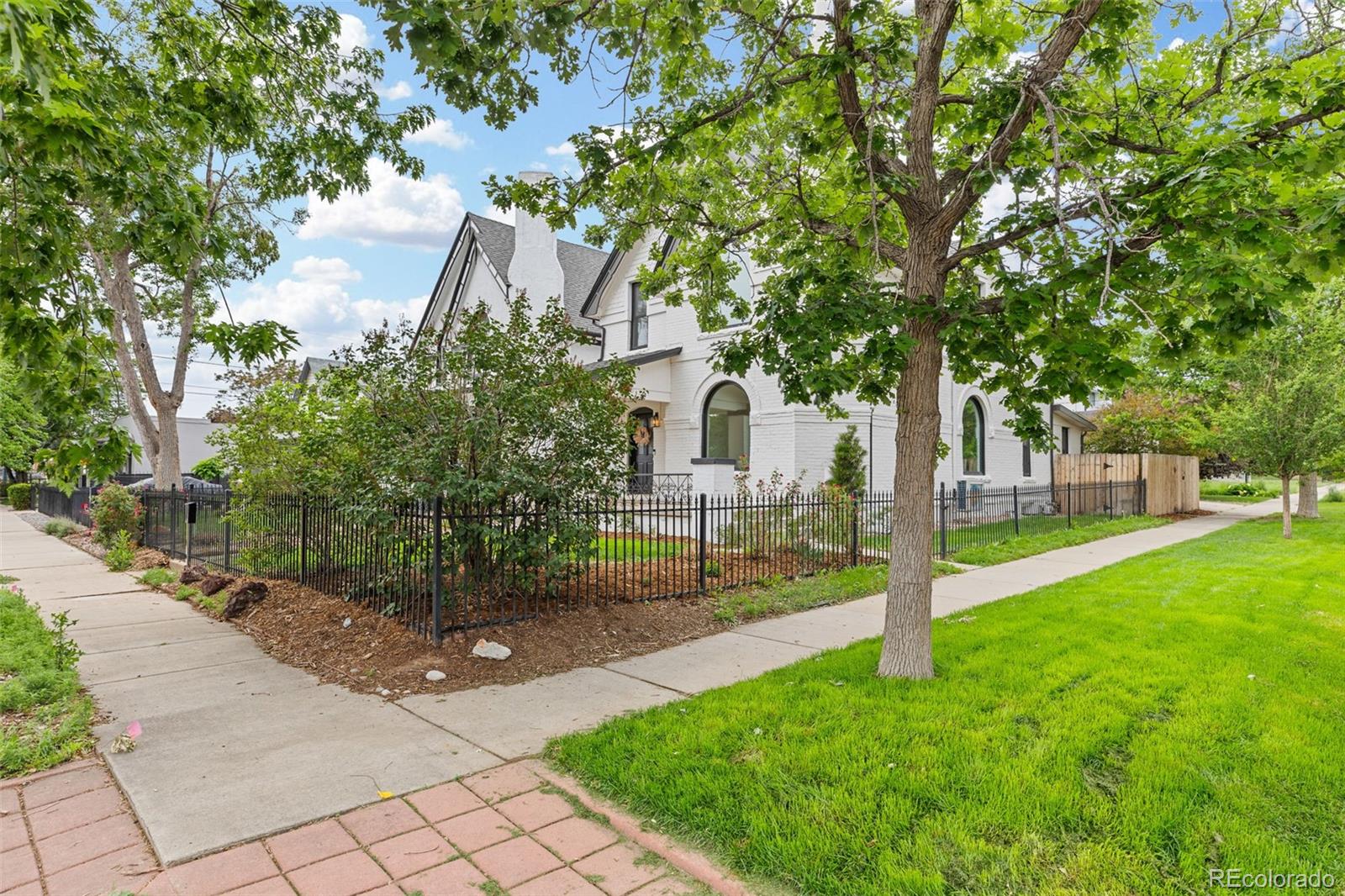 3857 Shoshone Street