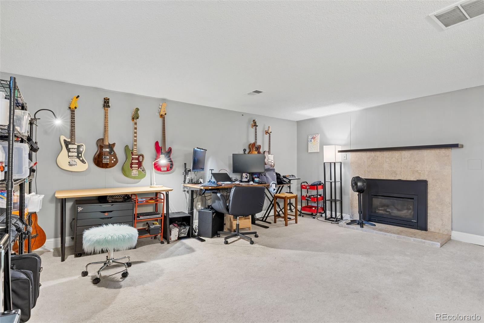 4216 E Maplewood Way