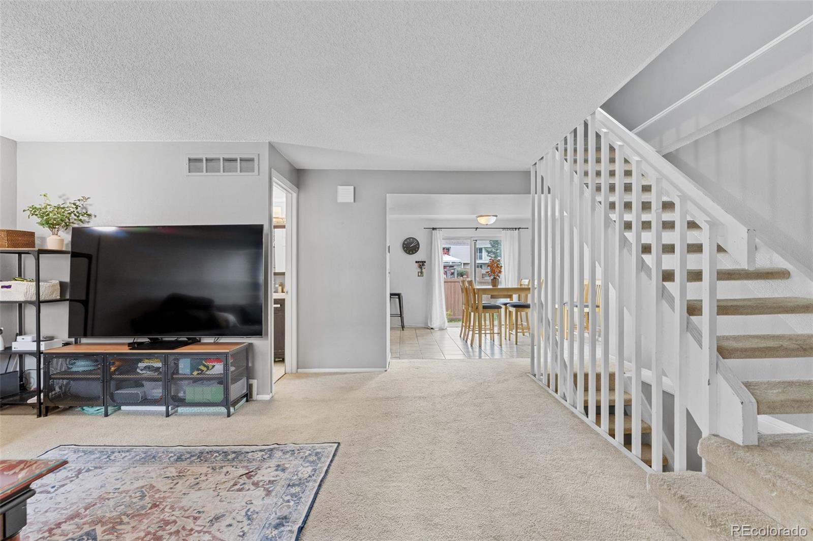 4216 E Maplewood Way