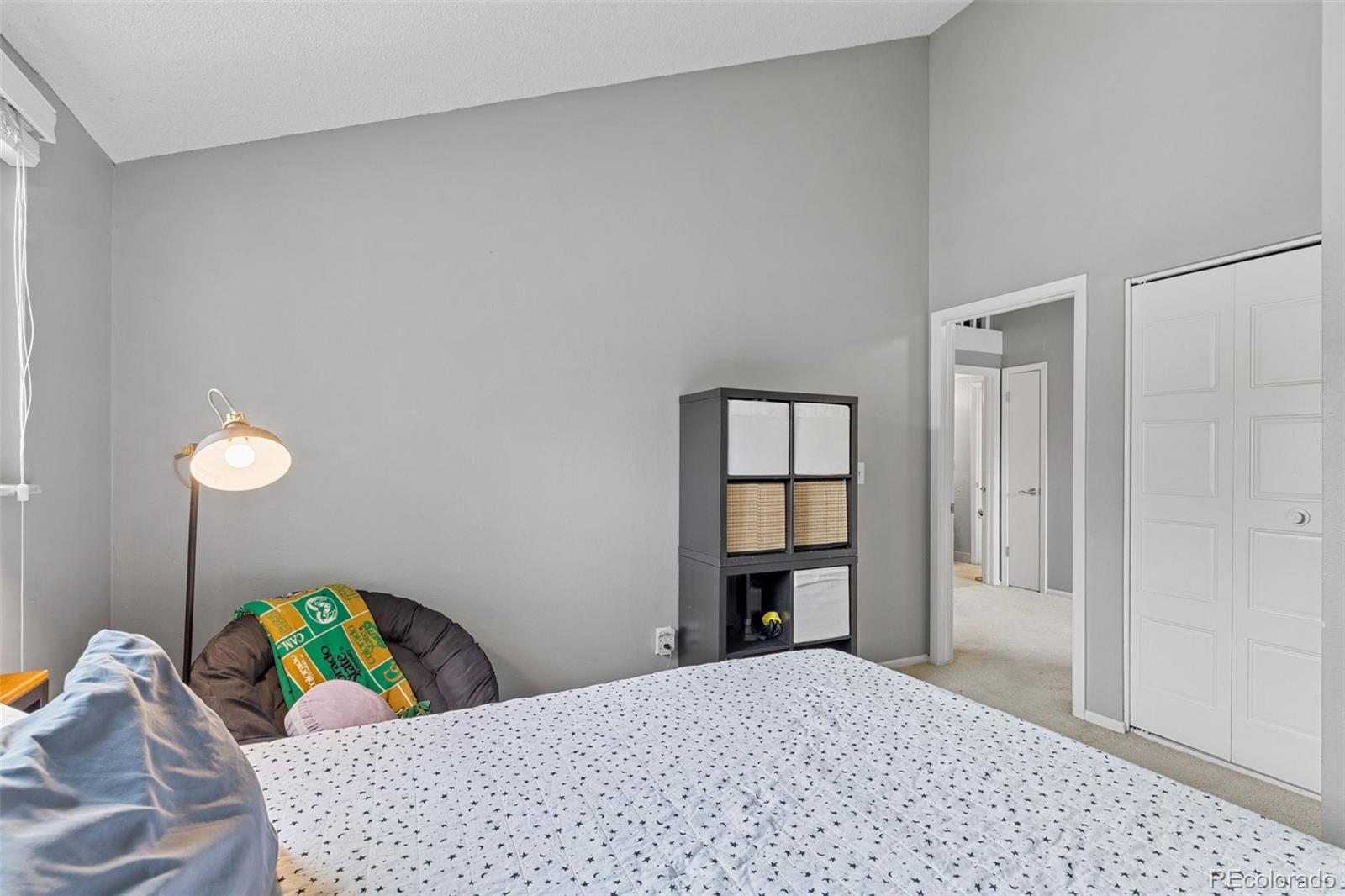 4216 E Maplewood Way