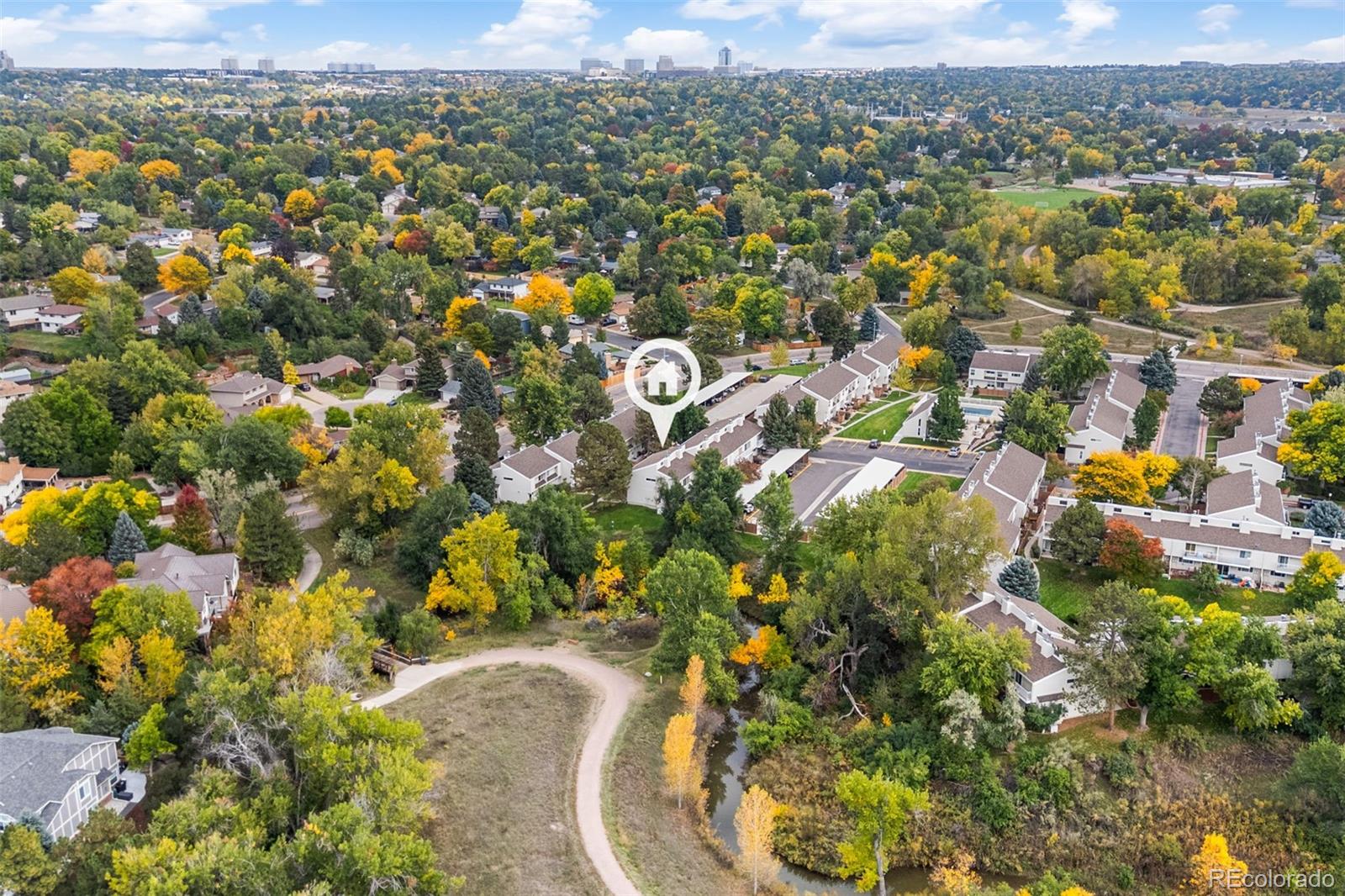 4216 E Maplewood Way