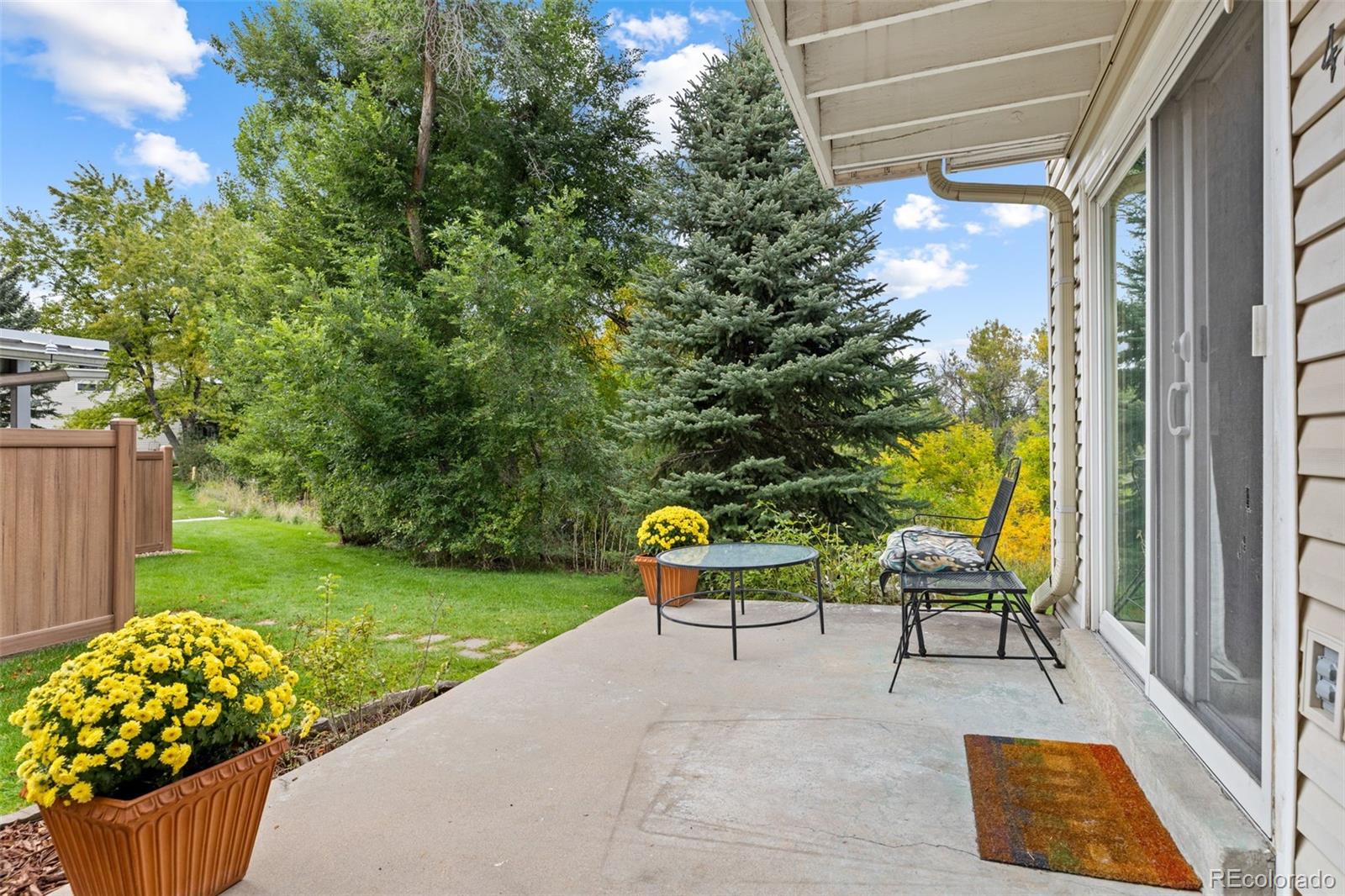 4216 E Maplewood Way