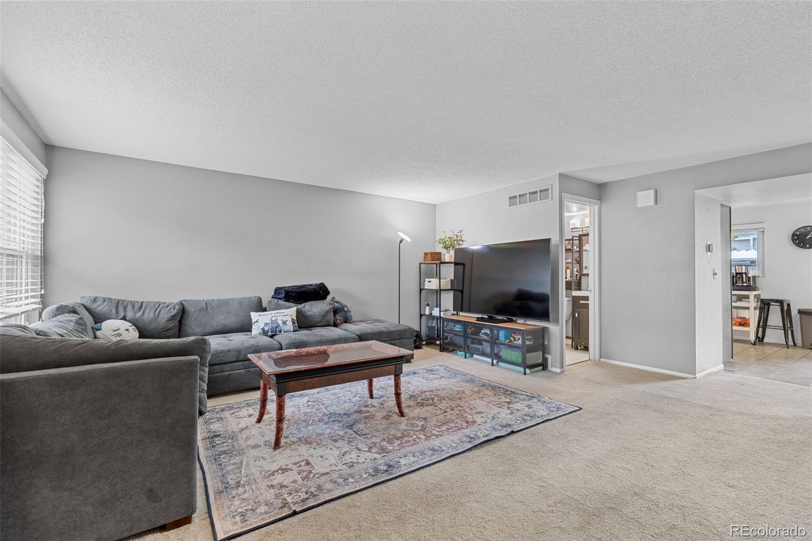 4216 E Maplewood Way