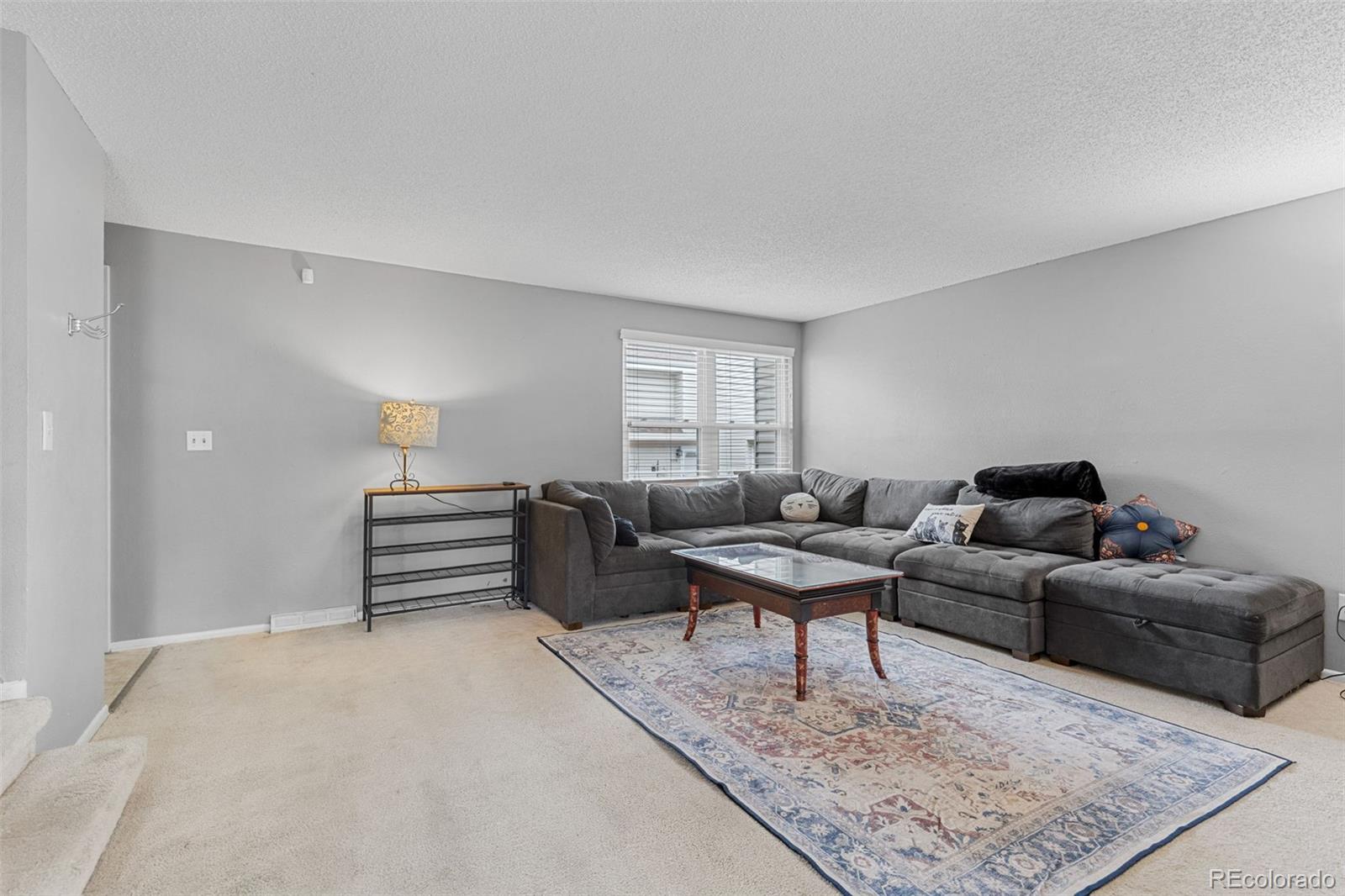 4216 E Maplewood Way