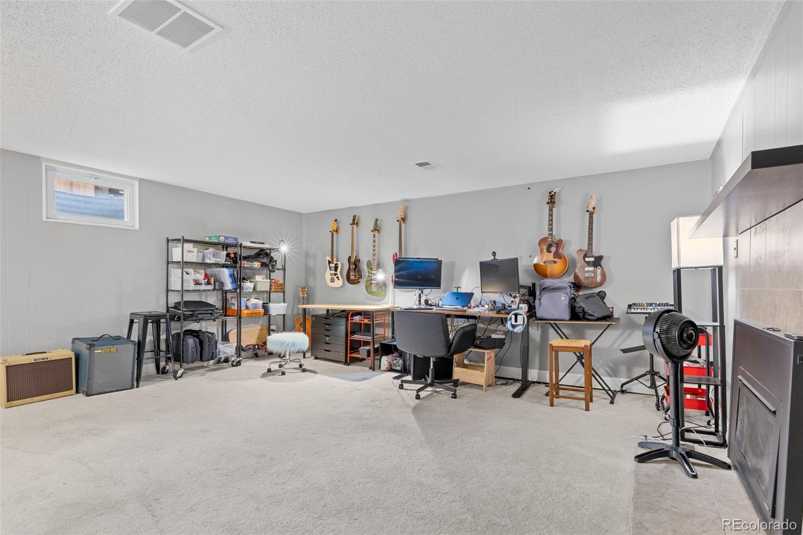 4216 E Maplewood Way