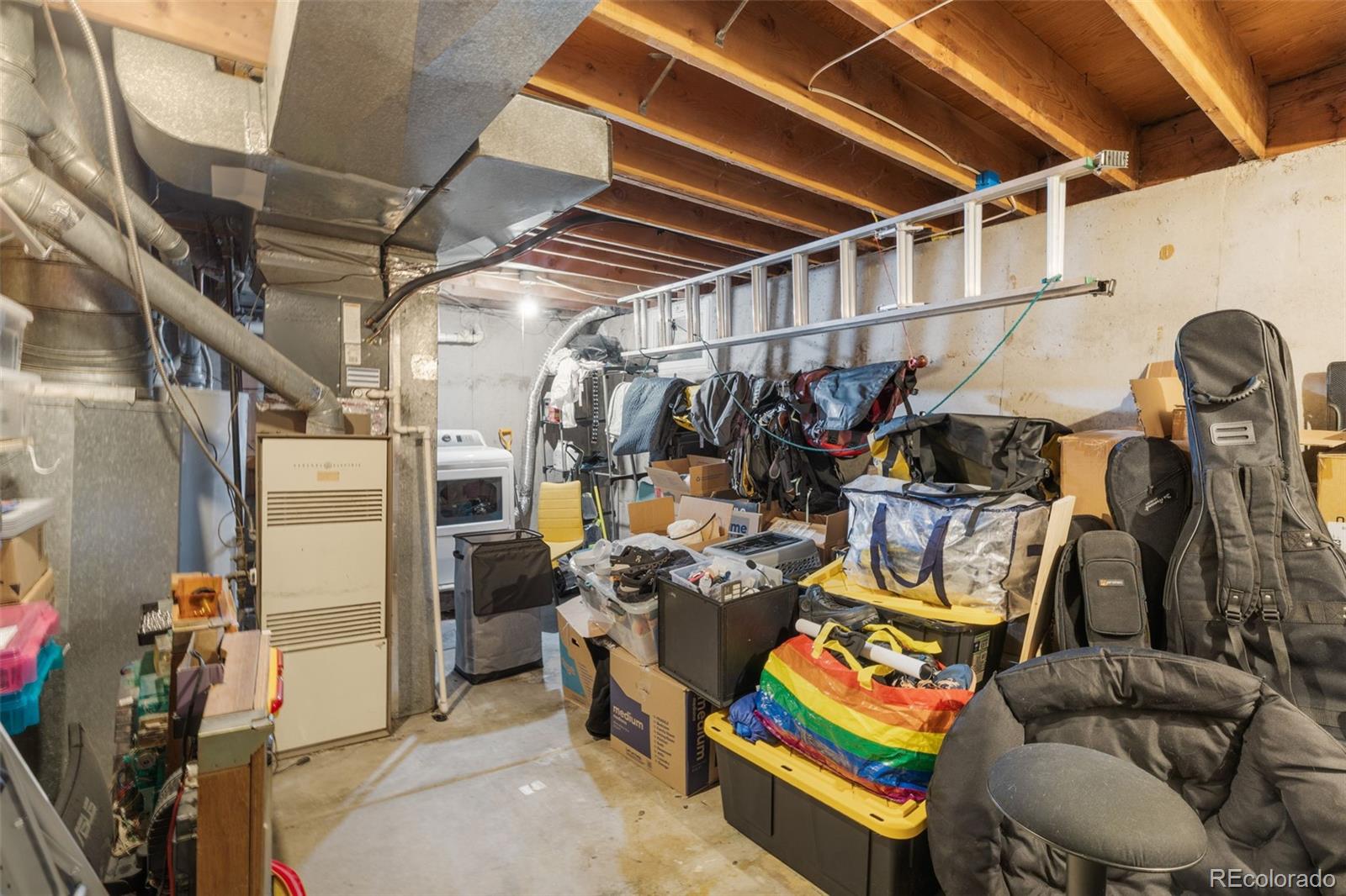 4216 E Maplewood Way