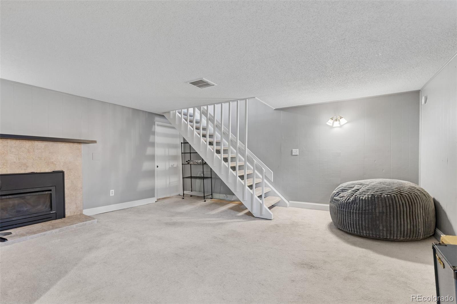 4216 E Maplewood Way