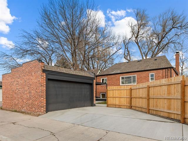 1335 Locust Street