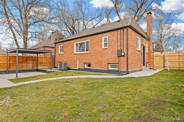 1335 Locust Street