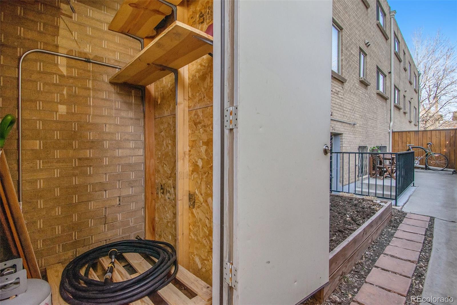 1327 Steele Street Unit: 103