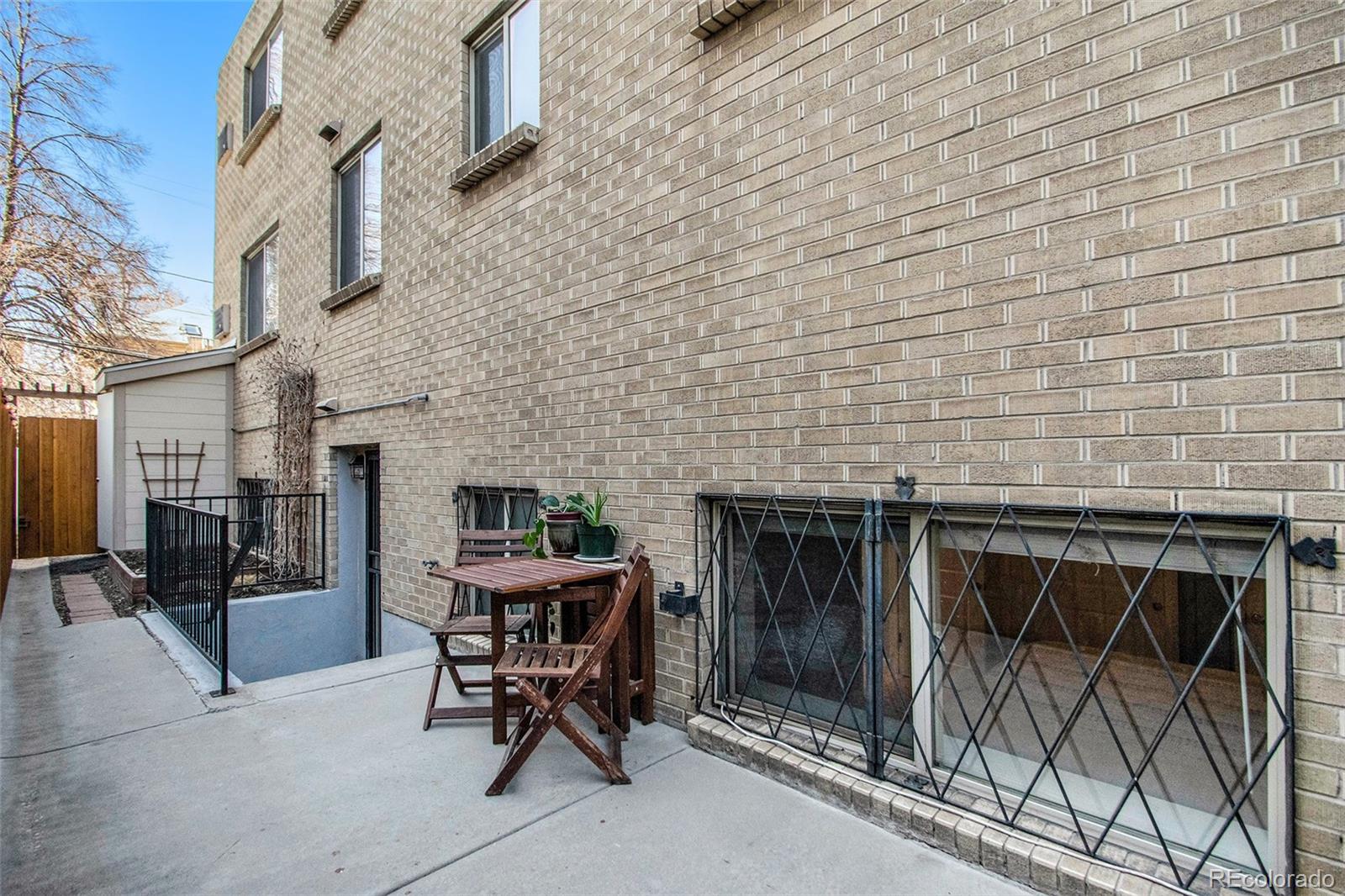 1327 Steele Street Unit: 103