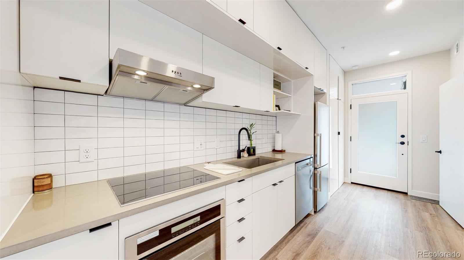 2120 N Downing Street Unit: 208