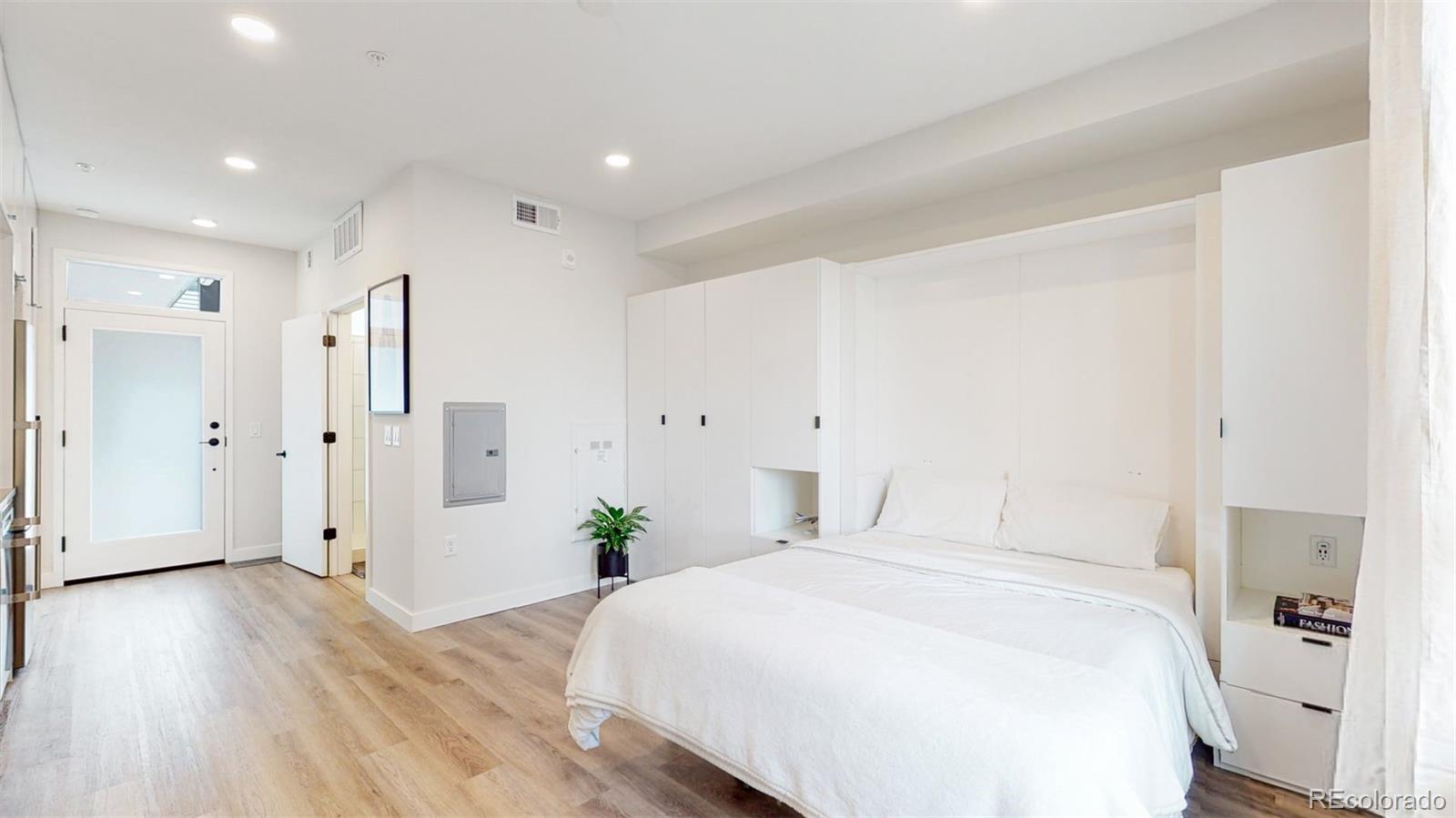 2120 N Downing Street Unit: 208