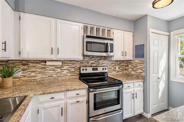 9389 W Ontario Drive