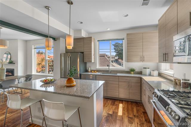 950 W 9th Avenue