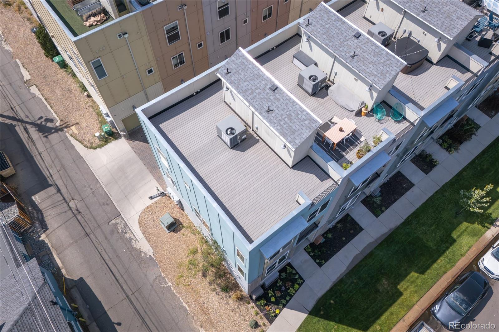 950 W 9th Avenue
