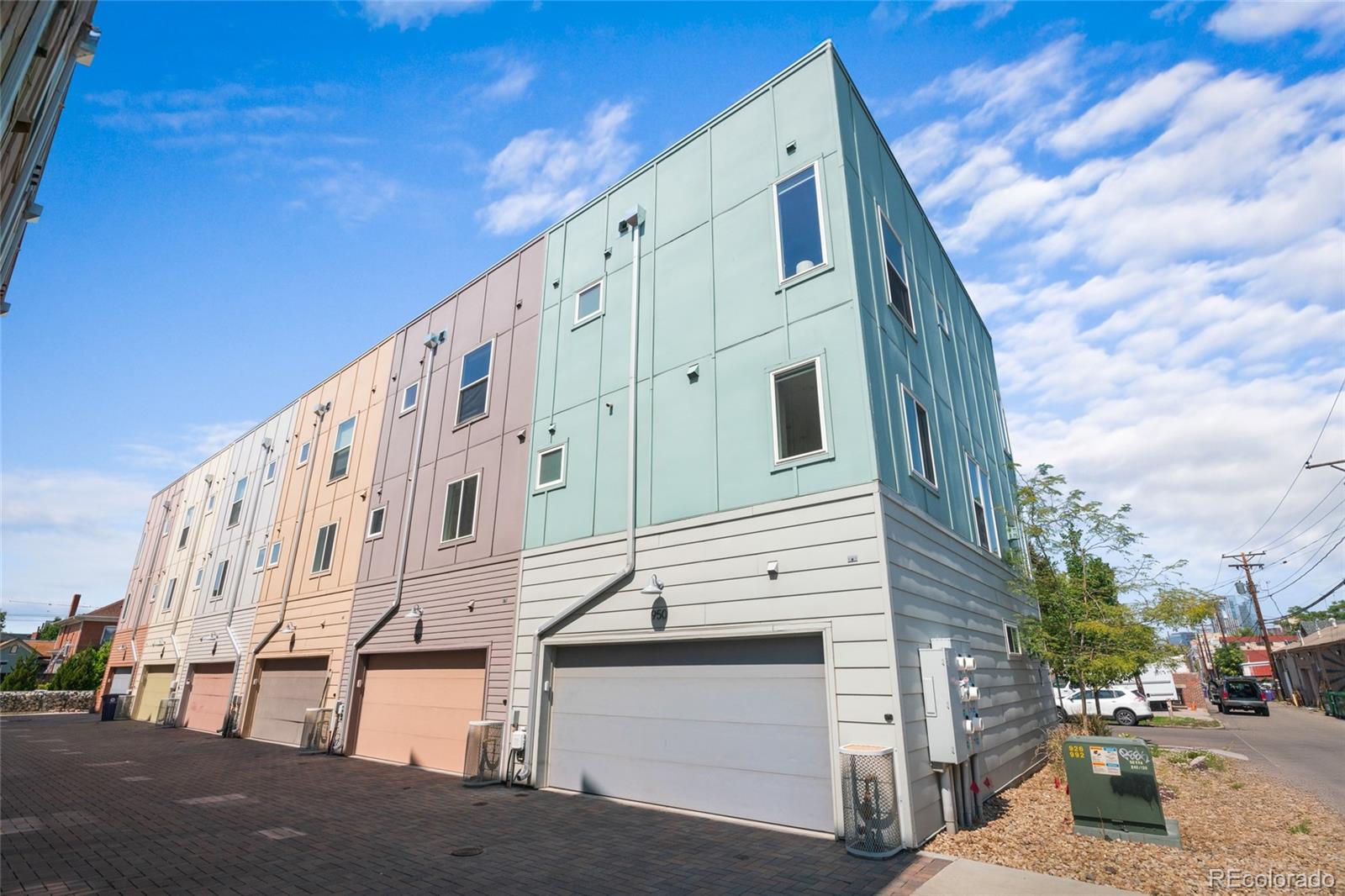 950 W 9th Avenue