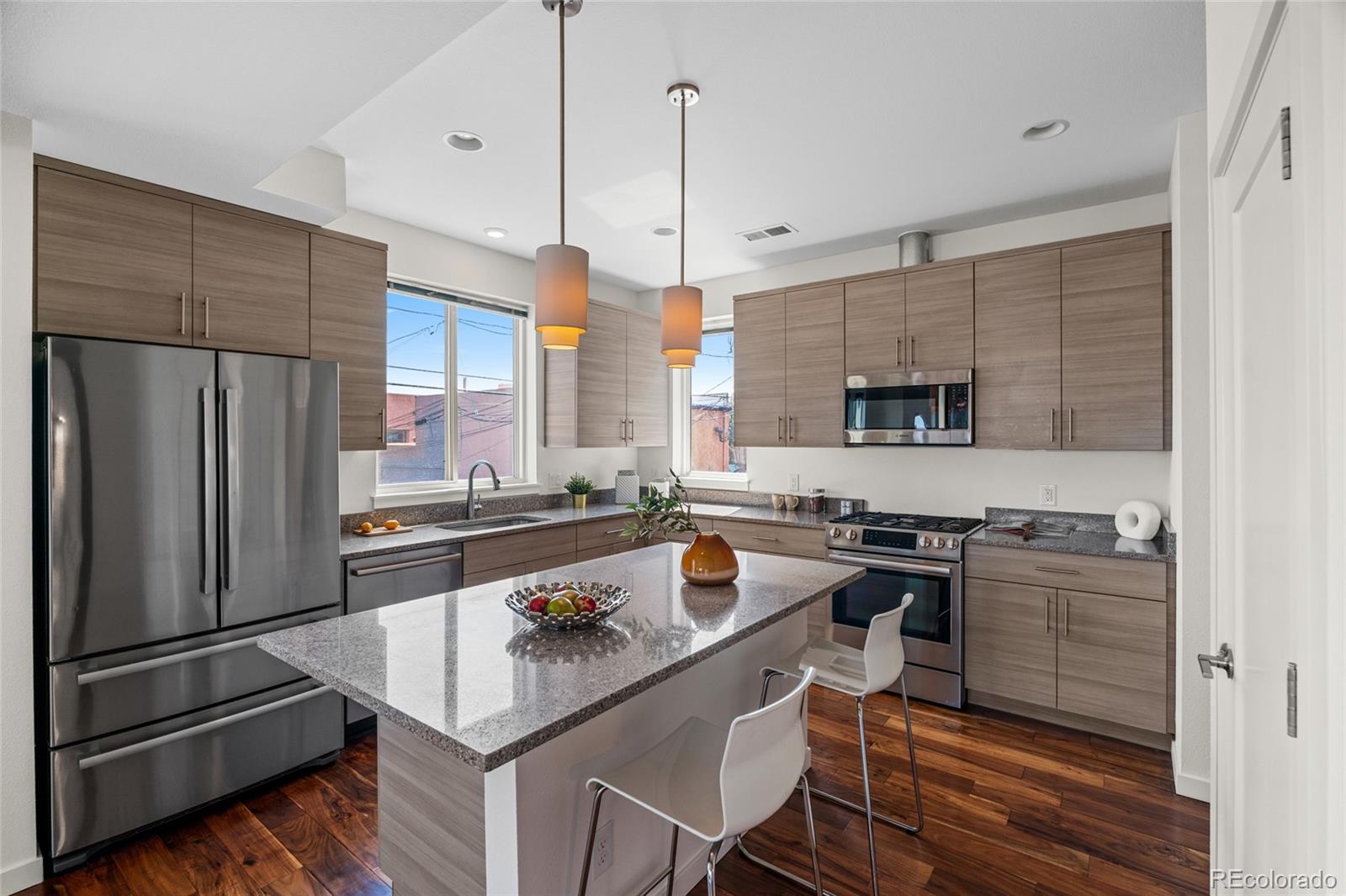 950 W 9th Avenue