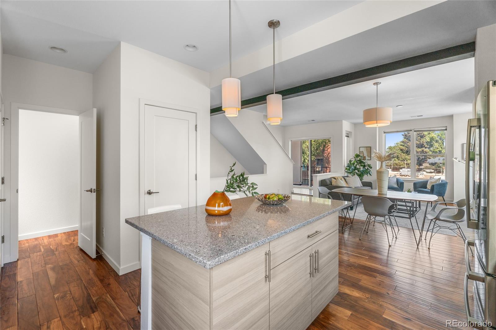 950 W 9th Avenue