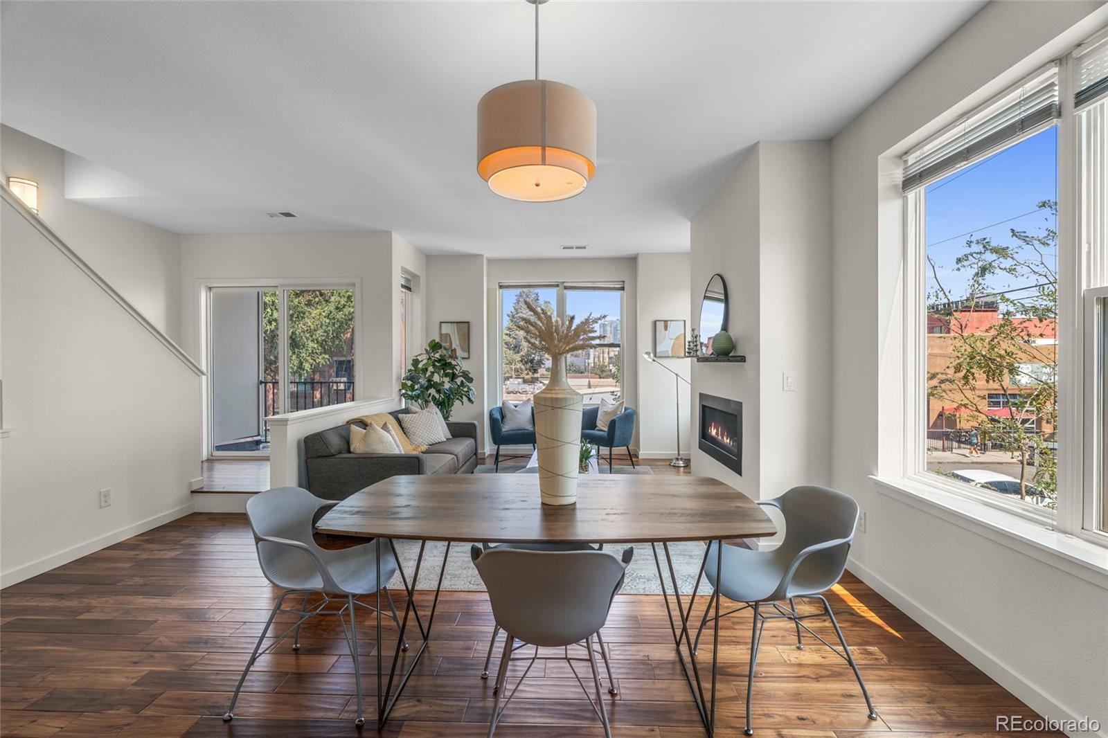 950 W 9th Avenue