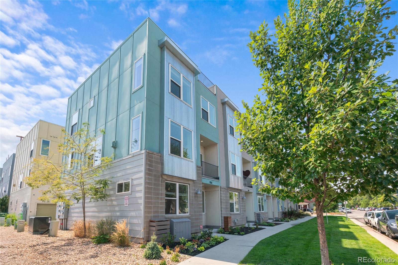 950 W 9th Avenue