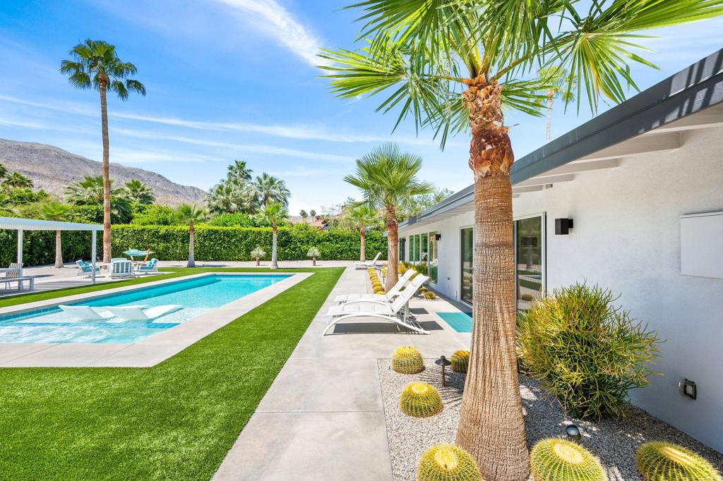 72187 Desert Drive