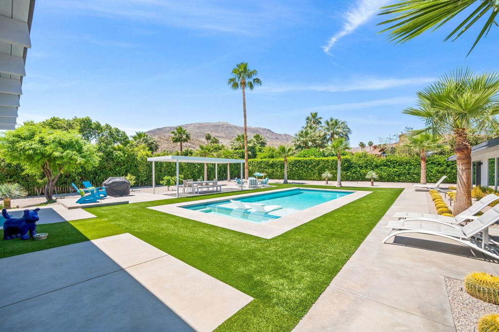 72187 Desert Drive
