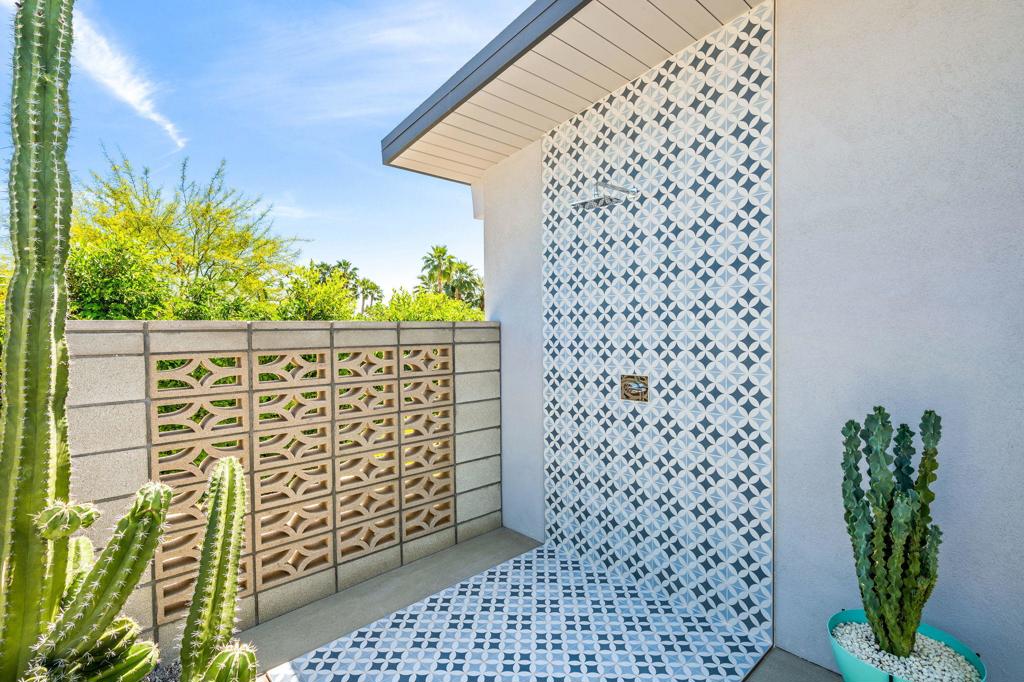 72187 Desert Drive