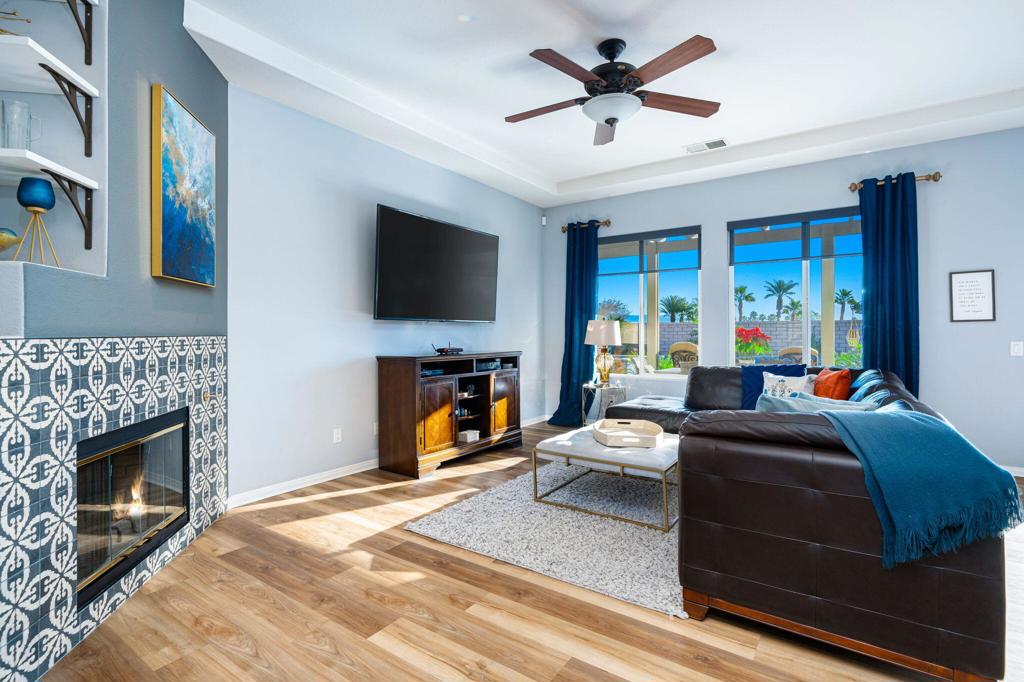 43182 Parkway Esplanade E